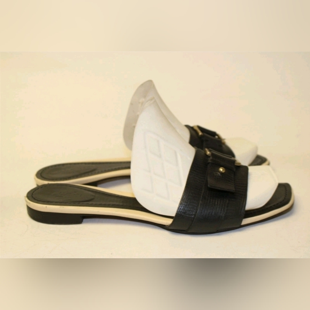 Gucci Slides Womens Size 8.5 B Embossed Leather Buckle Sandals Italy Shoes - Picture 9 of 16